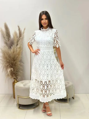 Vestido de Renda Francesa com Gola Alta - Loja Luniva