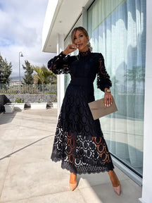 Vestido de Renda Francesa com Gola Alta - Loja Luniva