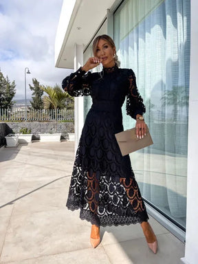 Vestido de Renda Francesa com Gola Alta - Loja Luniva